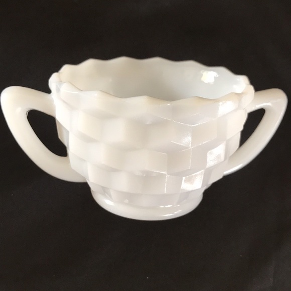 Vintage MILK GLASS Raised Cube CREAM~SUGAR Set - Picture 6 of 7